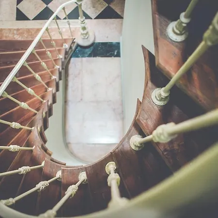 Onj S. Lazaro Lejlighedshotel 4*