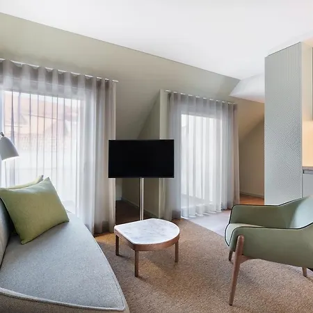 Onj S. Lazaro Apartahotel