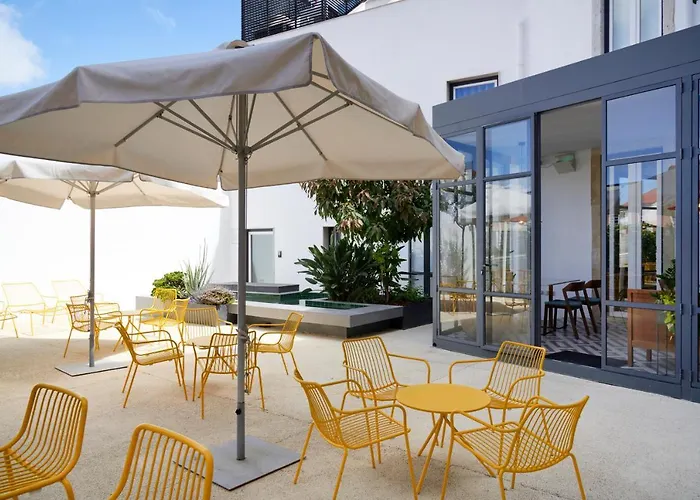 온즈 S. 라자로 4*