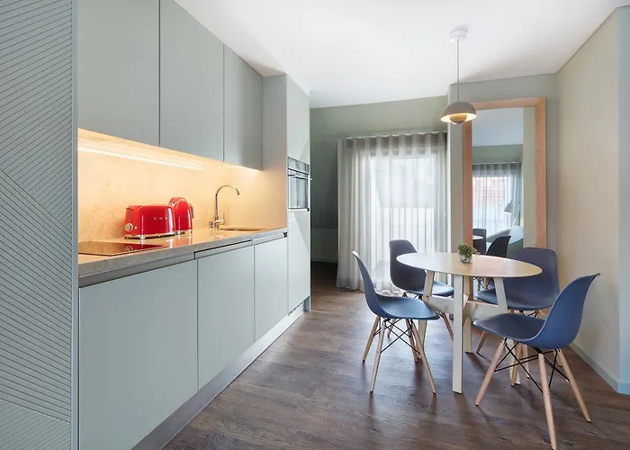 온즈 S. 라자로 아파트호텔 4*