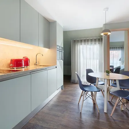 里斯本昂耶圣拉扎罗公寓 公寓式酒店 4*